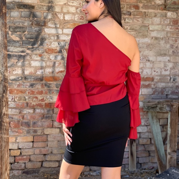 Burgundy One Shoulder Ruffle Sleeve Top Size XL NWT - Picture 4 of 7